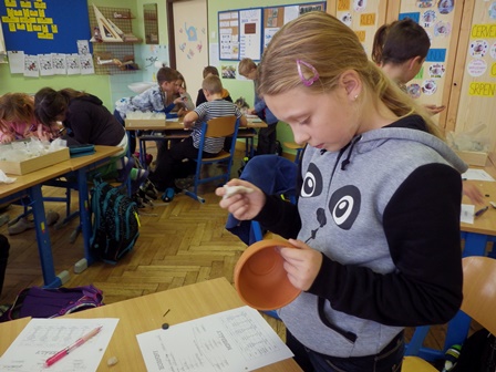 2015_11_04_zkoumáme_vlastnosti_minerálů_13