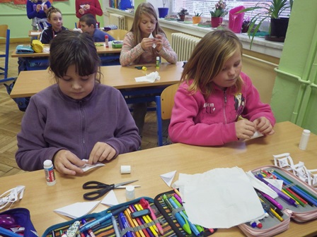 2015_11_20_vyrábíme_hvězdy_04